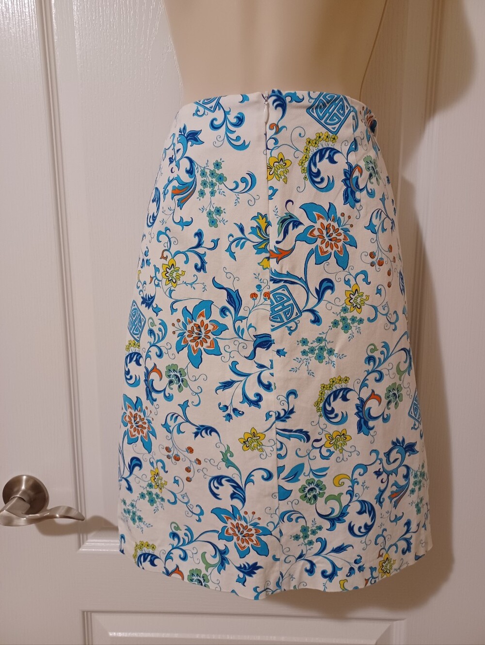 White Floral-Print Pencil Skirt in Blue and Teal - Picture 11 of 13